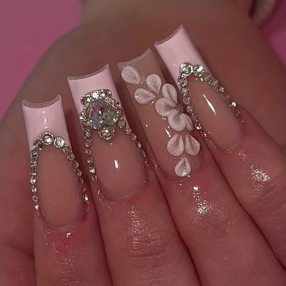 24 pcs Glossy Pink French Style Fake Nails with Flower Heart and 3D Rhinestone - Picture 1 of 9